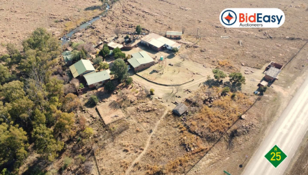 PRIME LOCATED PLOT WITH MULTIPLE DWELLINGS AND STORAGE/WORKSPACE - BRONKHORSTSPRUIT AH